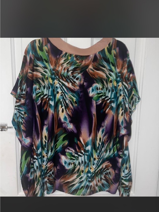 Tyche Tops - Tyche Multicolor Feather-Print Flutter Top with Neutral Neckline